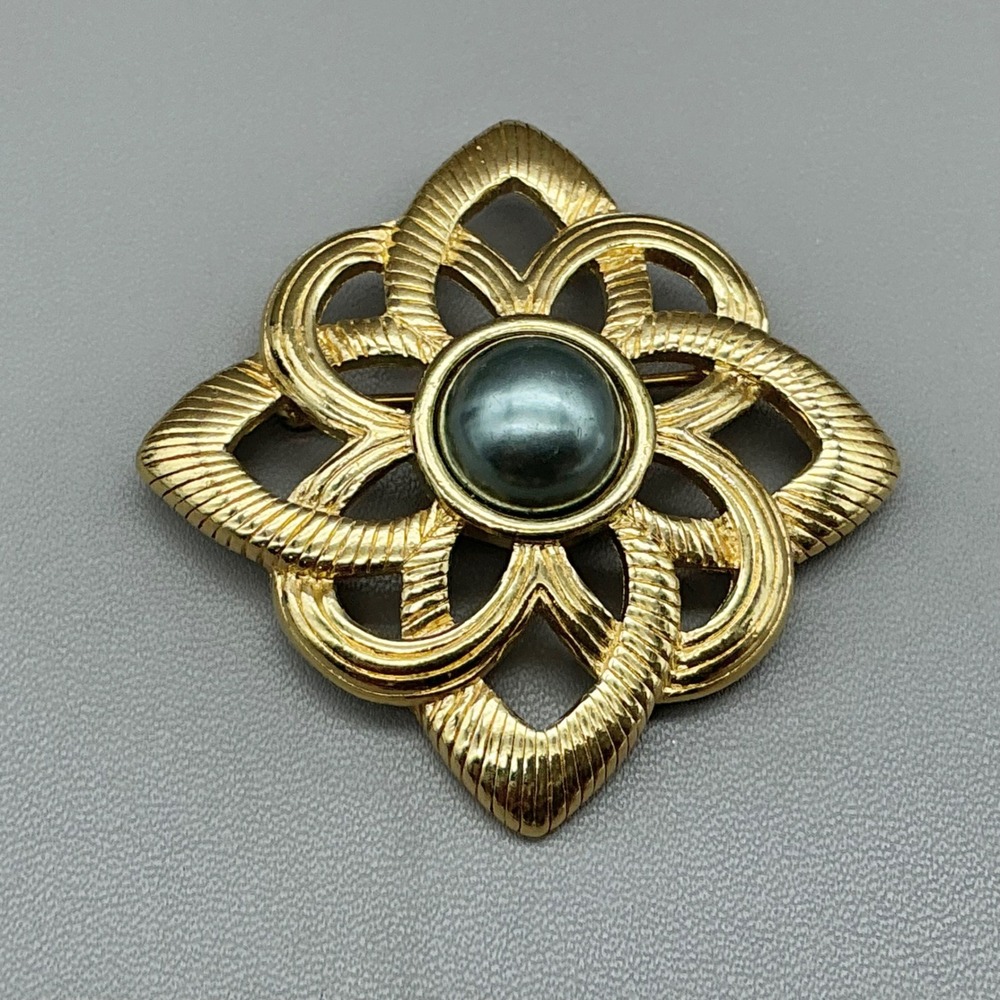 Vintage Brooch Gold Tone Celtic Knot Openwork Gray Faux Pearl Cabochon 2.25"